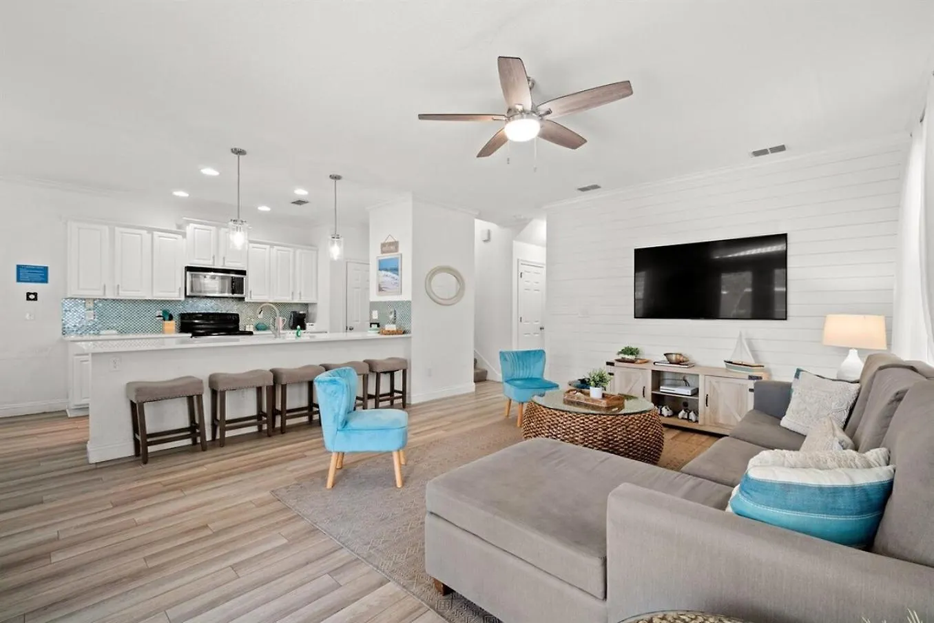 Walk To Beach Resort Pool Recently Renovated Destin Villa