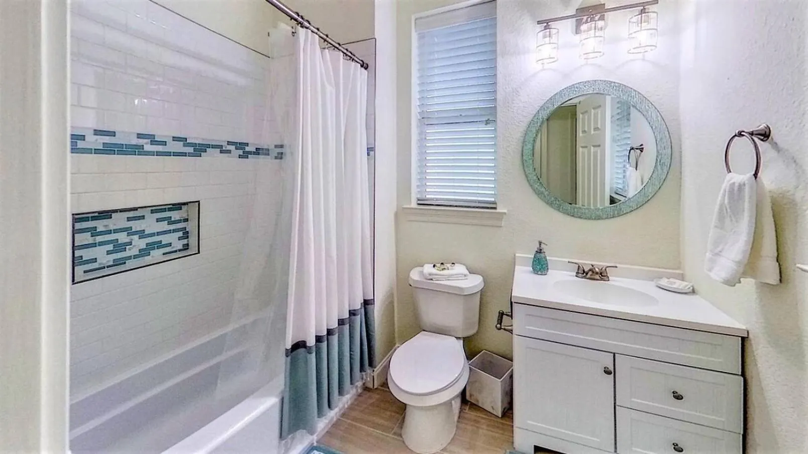 Villa Walk To Beach Resort Pool Recently Renovated Destin