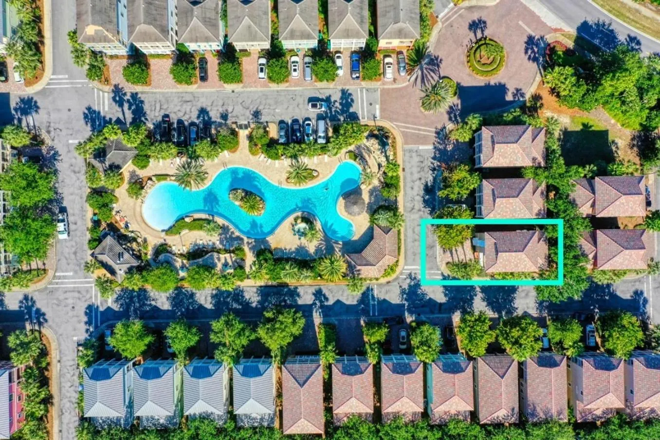 Walk To Beach Resort Pool Recently Renovated Destin